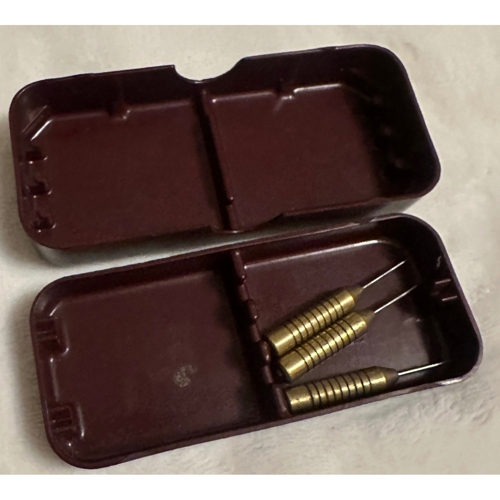 Vtg Unicorn Bakelite Dart Case Half-Pint Dart tips Set Brass Barrels heavy Steel